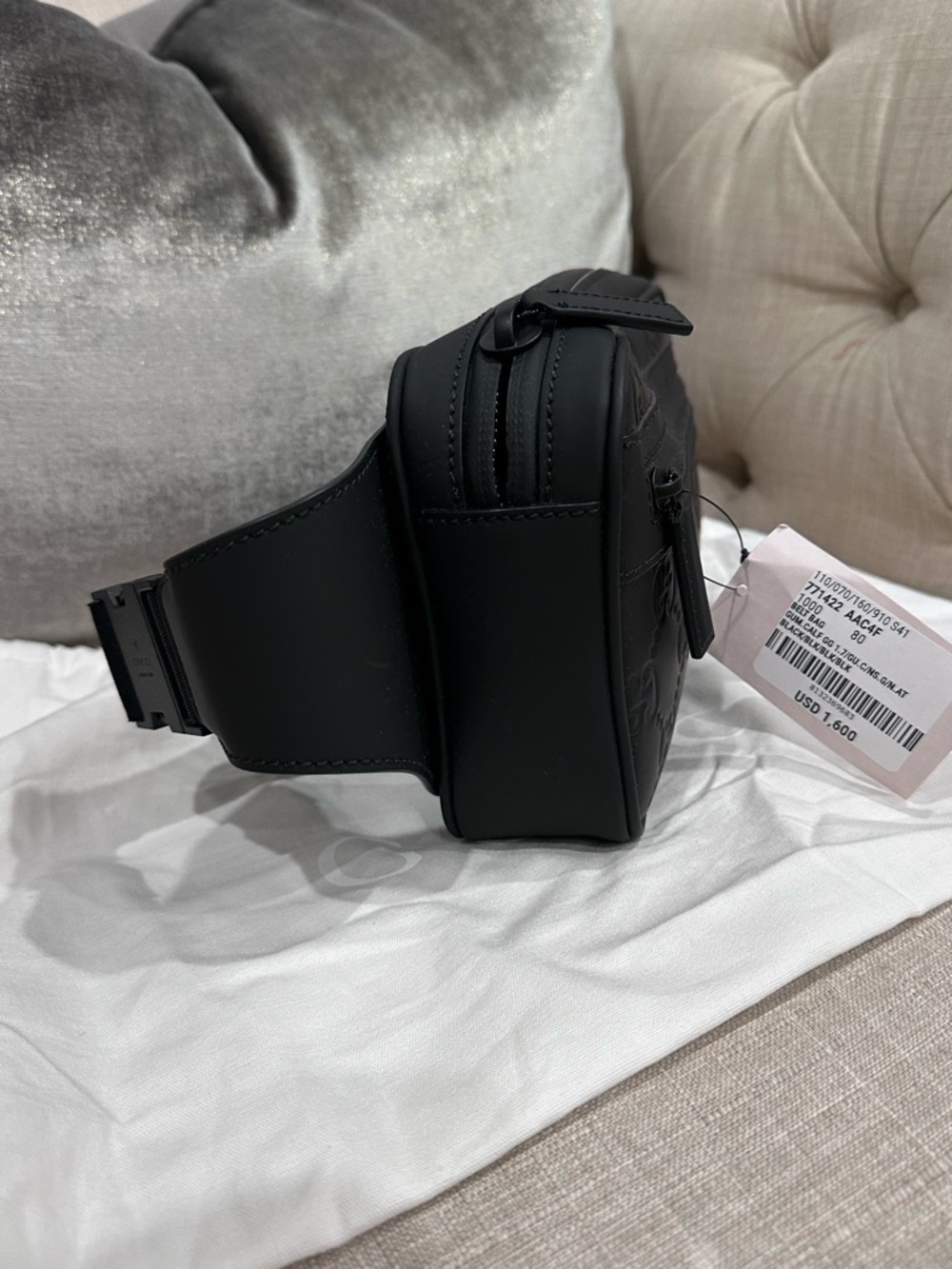 GUCCI RUBBER EFFECT GG BELT BAG - Picture 5 of 11
